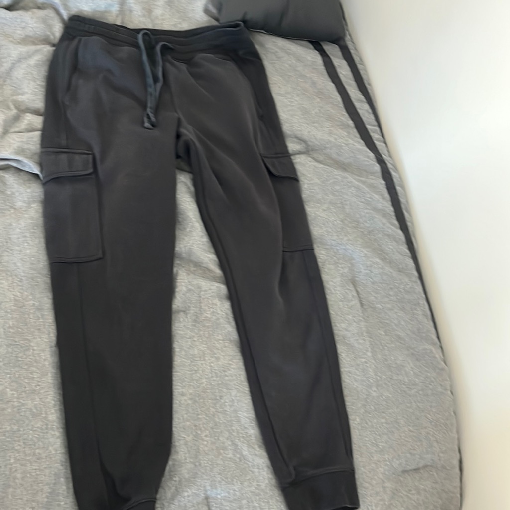 Sweatpants With Cargo Features